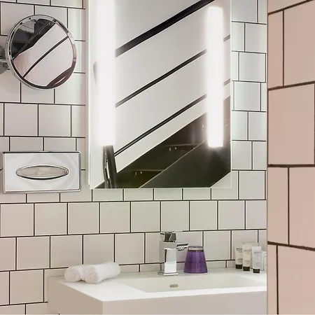 Отель Western Premier Faubourg 88