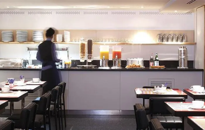 Hotel Western Premier Faubourg 88 4*